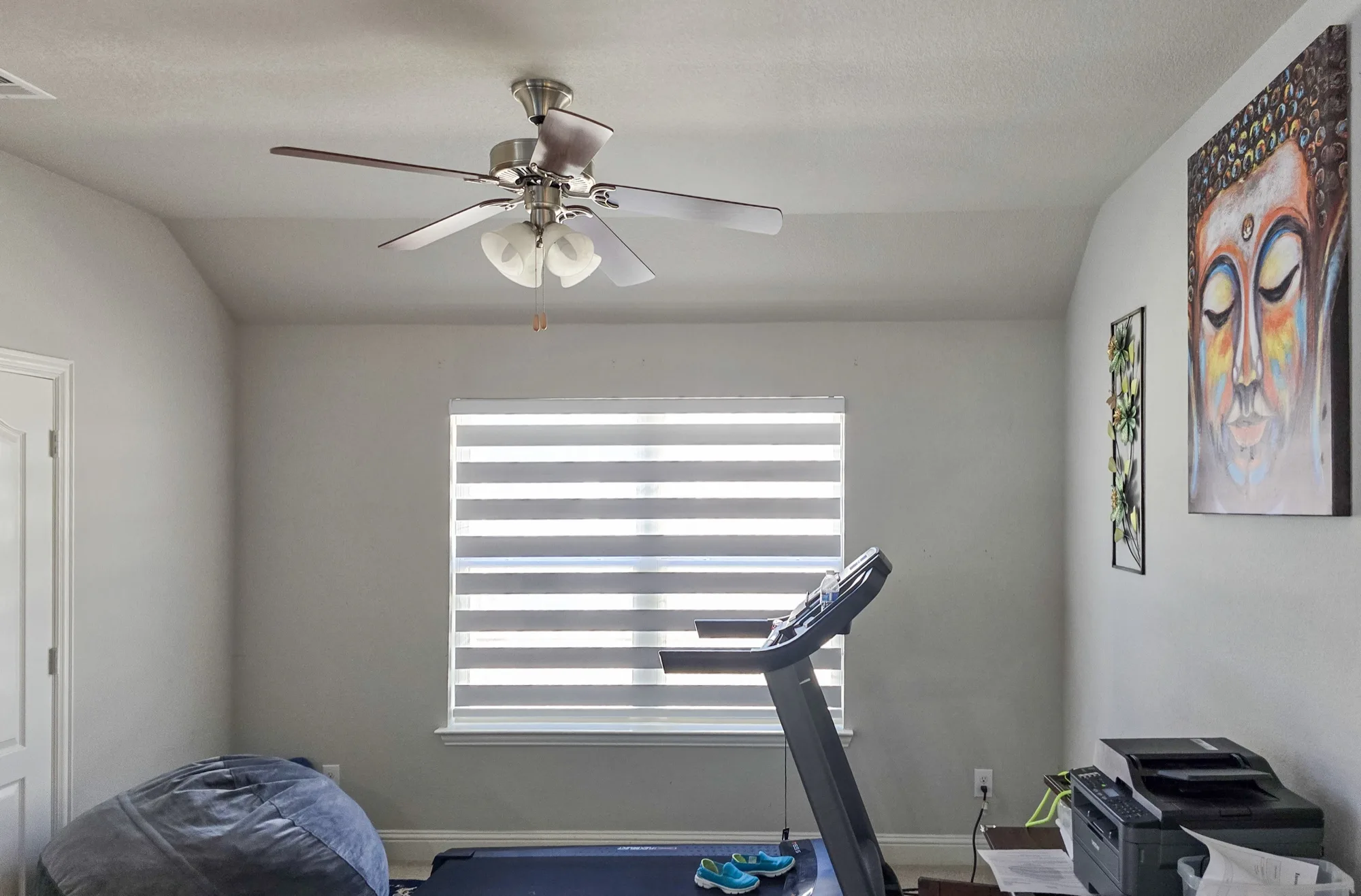 Maumee white shades installed in a McKinney, TX home